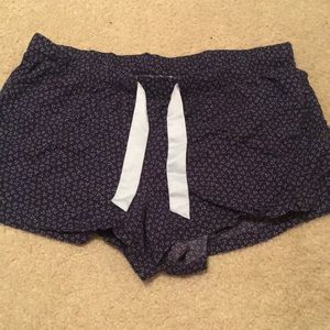 Patterned pajama shorts